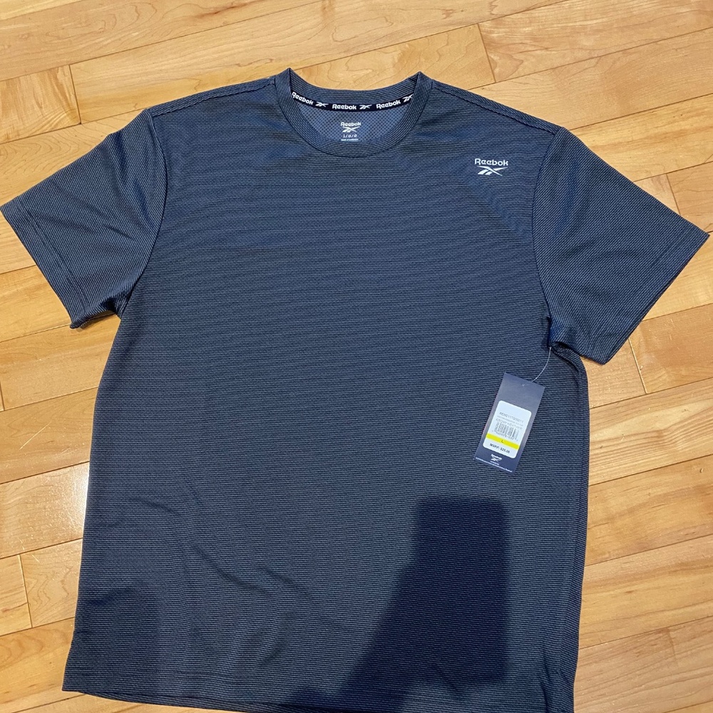 BNWT Men's Reebok T Shirt Dri Fit